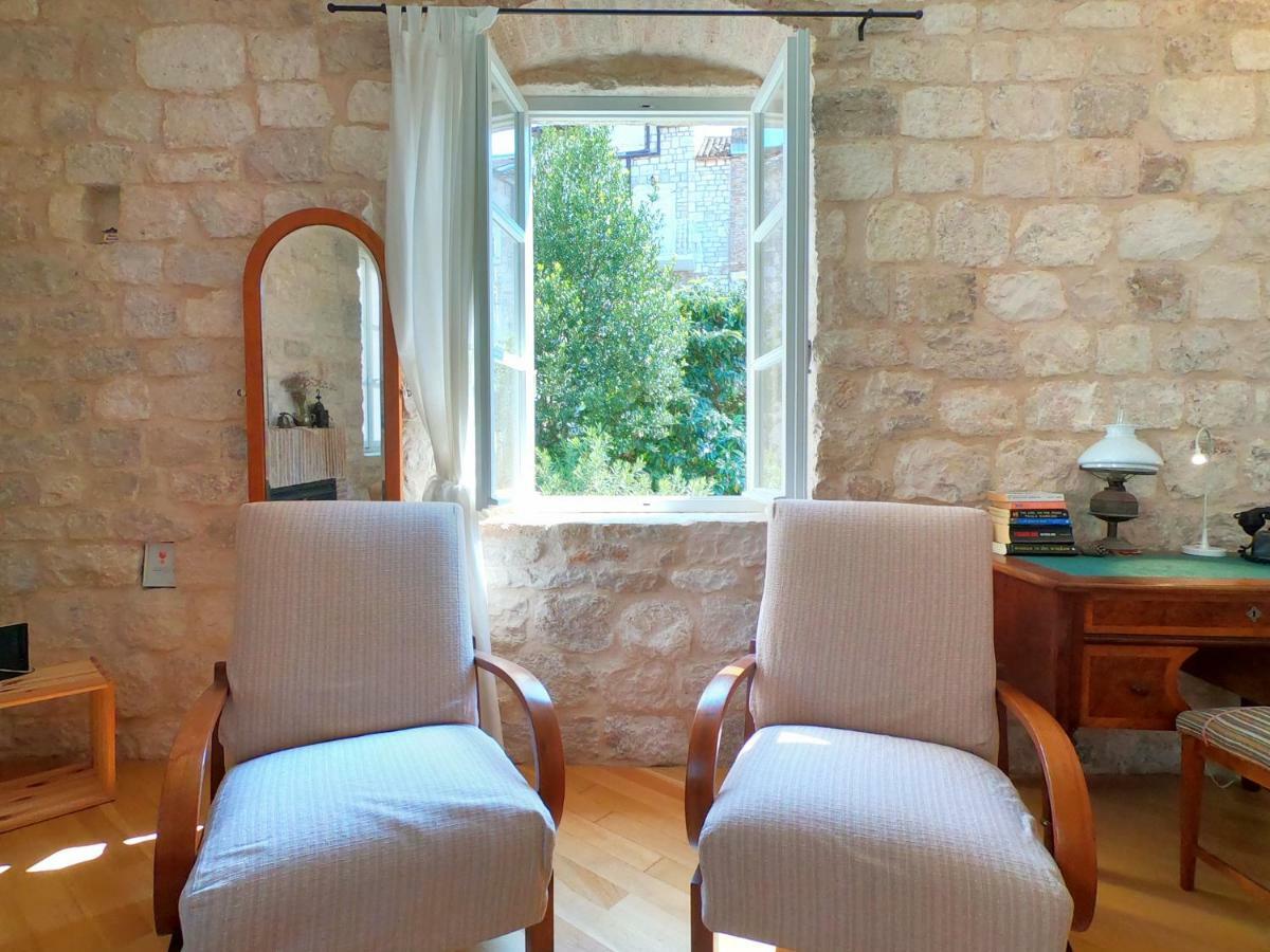 Historic Piazza House & Romantic Hidden Garden Hvar Town Zewnętrze zdjęcie