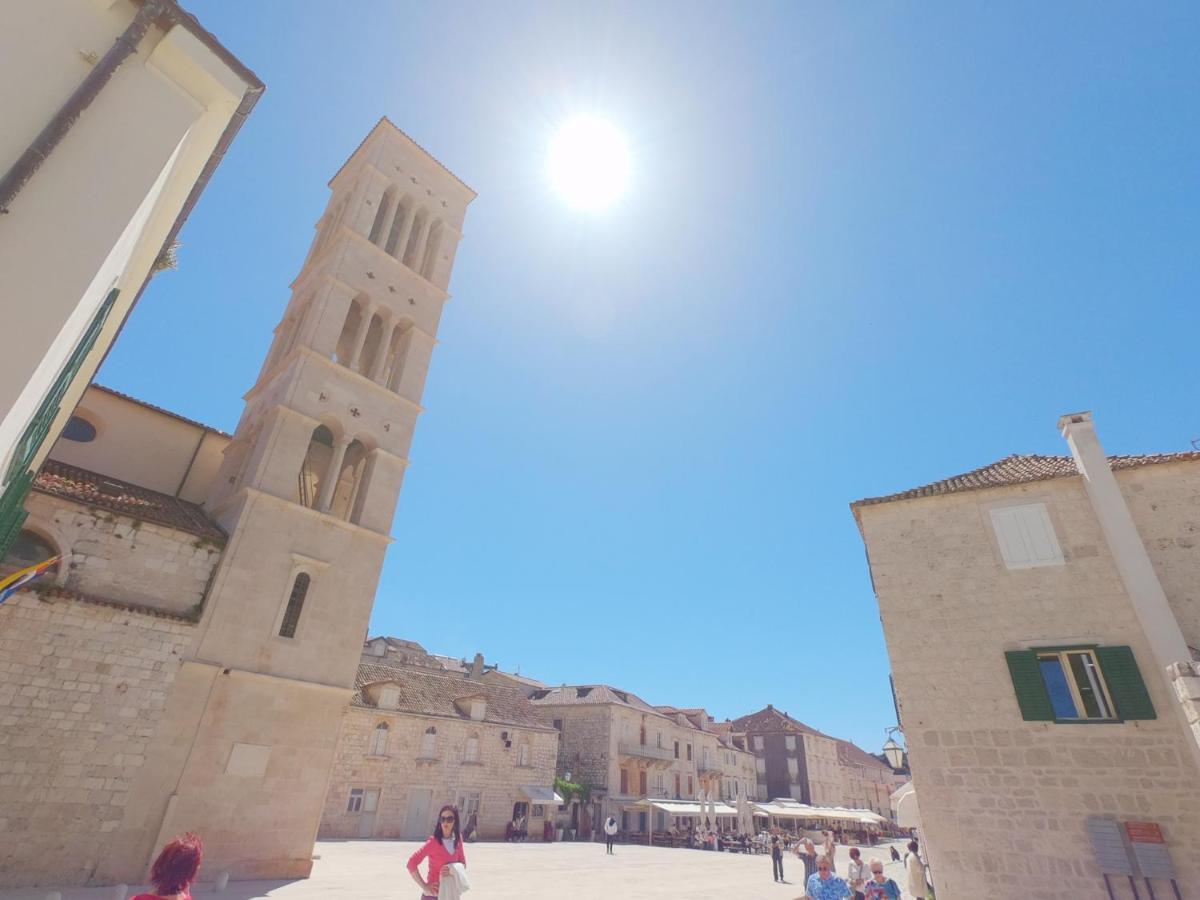 Historic Piazza House & Romantic Hidden Garden Hvar Town Zewnętrze zdjęcie